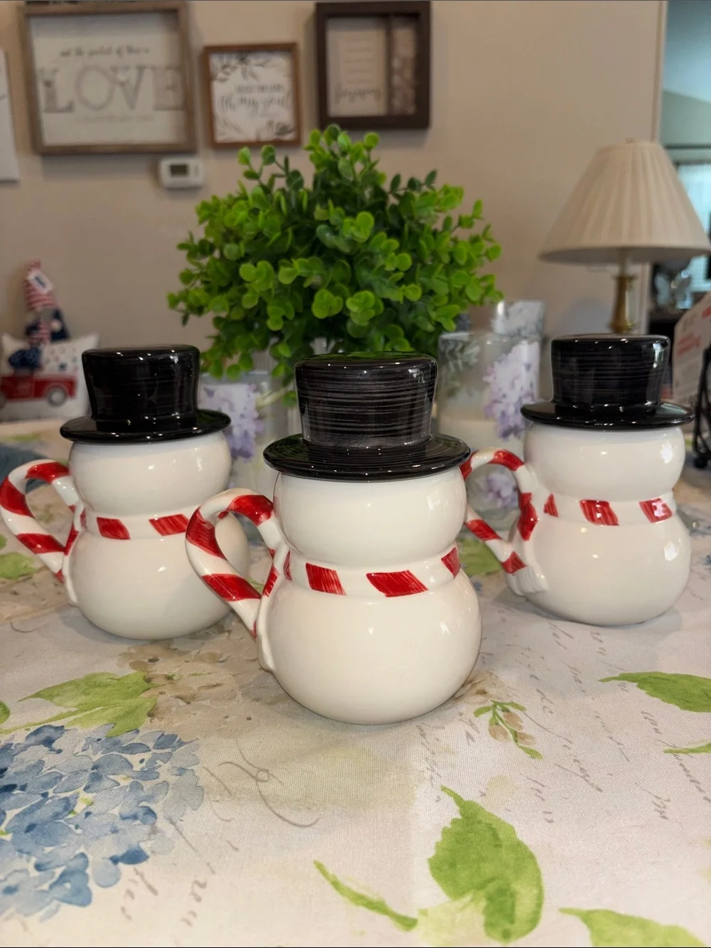 Williams Sonoma Holiday Snowman Ceramic Lidded Mugs- 12oz